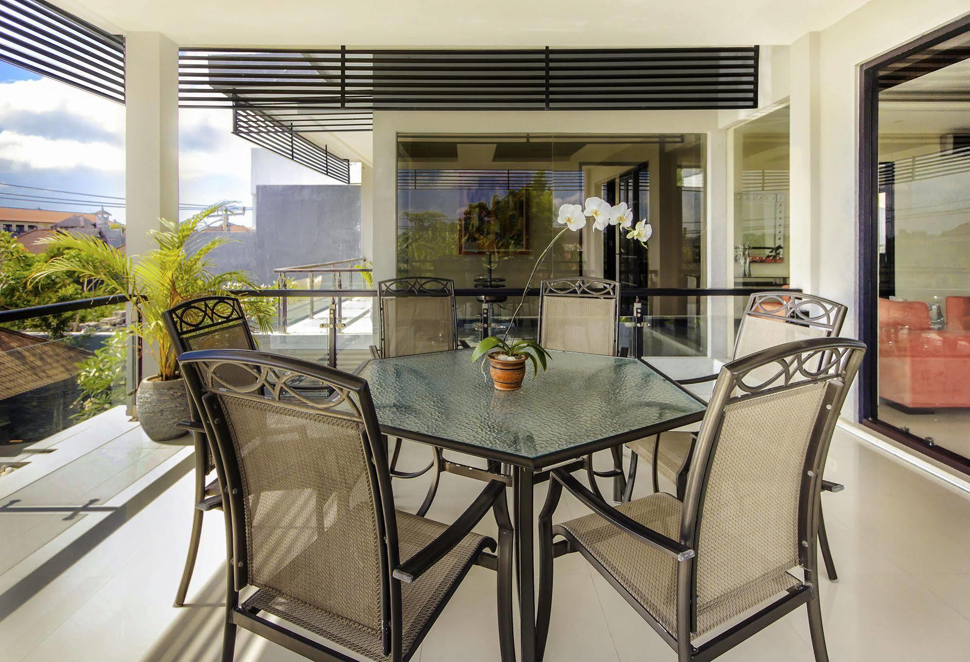 Villa Cascade Seminyak  Luaran gambar