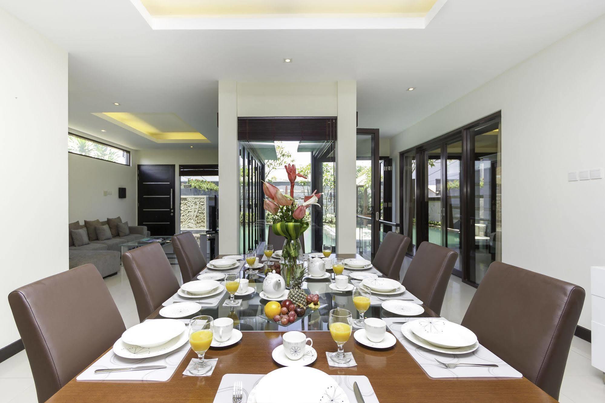Villa Cascade Seminyak  Luaran gambar